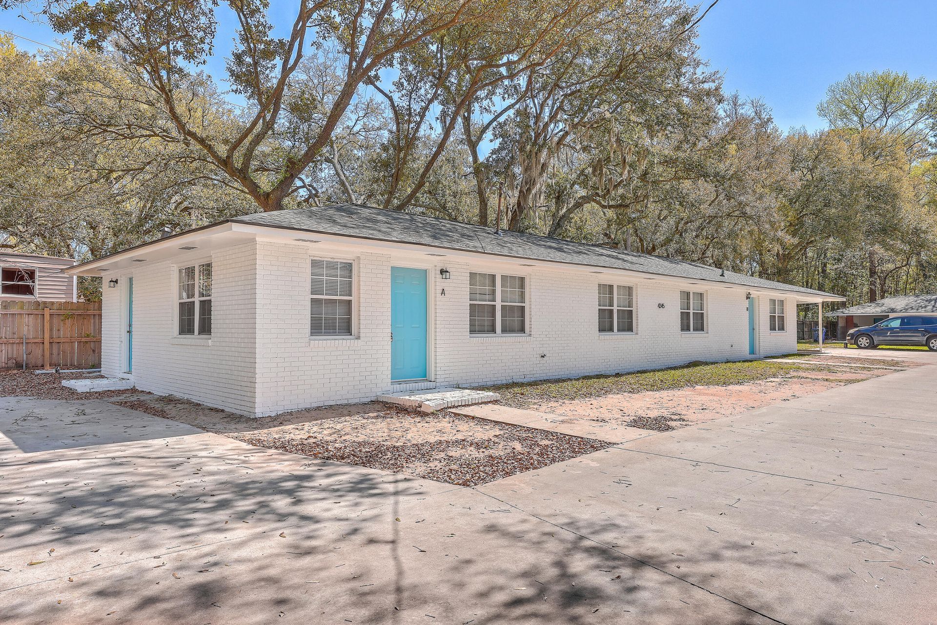 4345 Leslie Street Photo 14