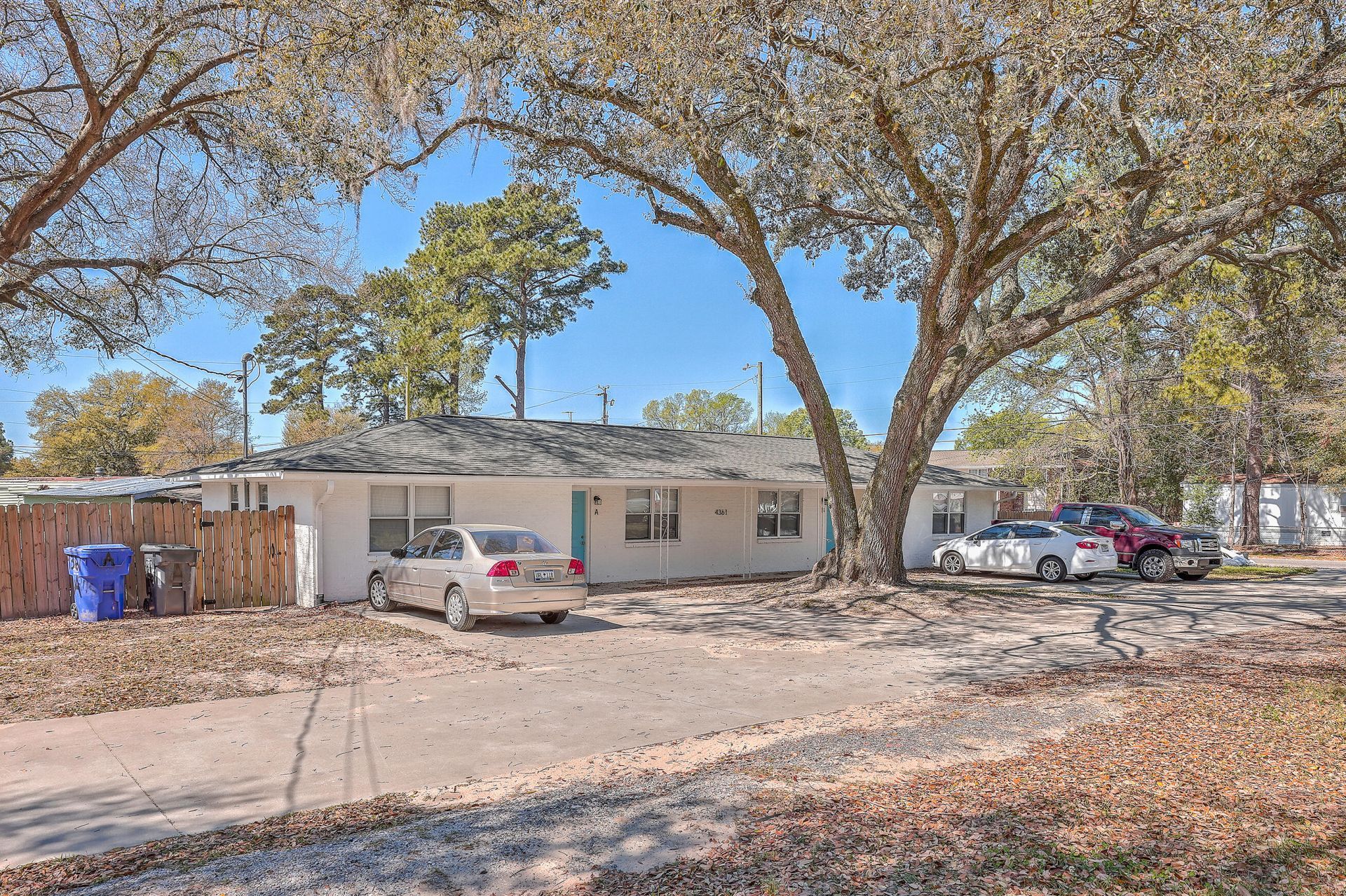 4345 Leslie Street Photo 17