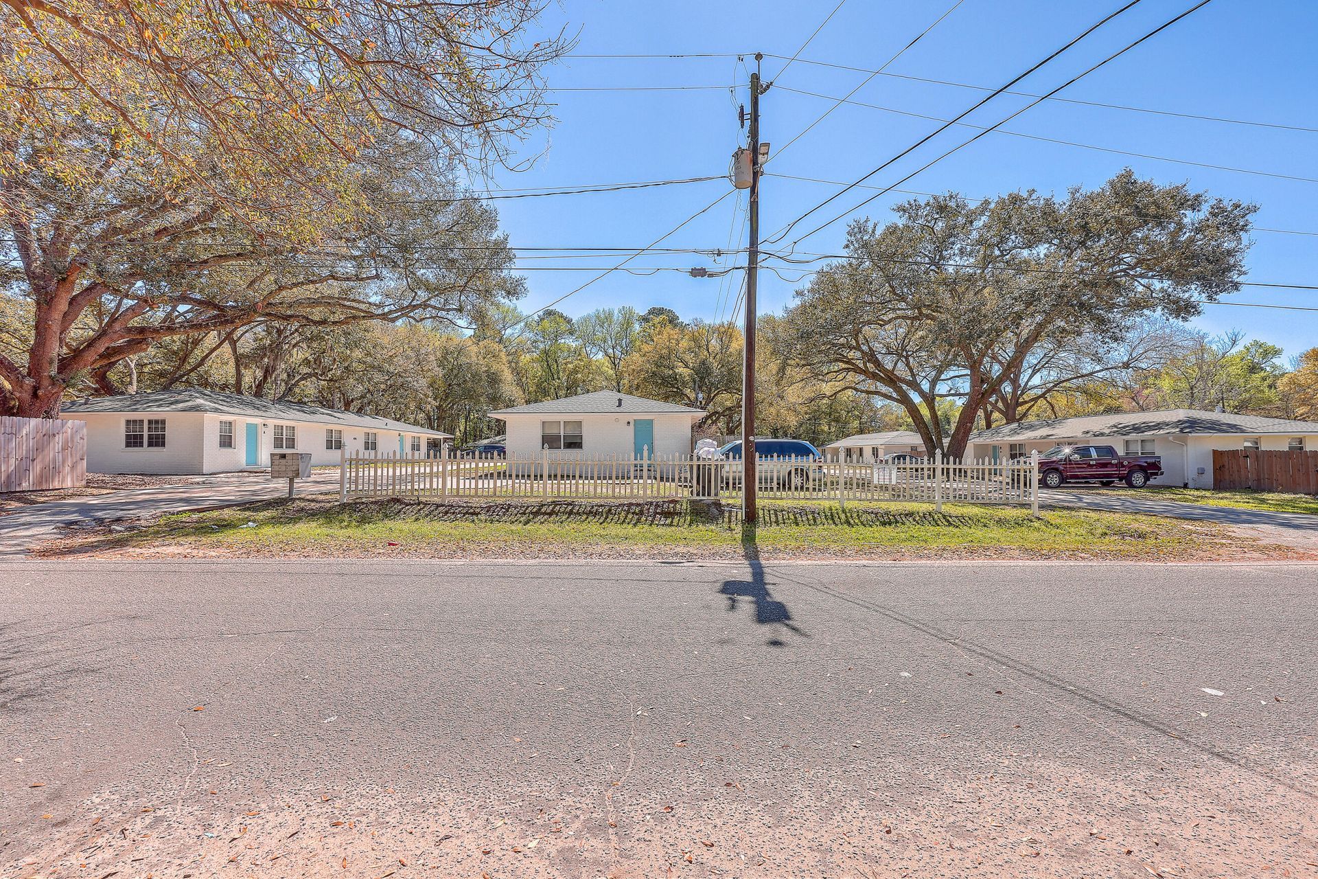 4345 Leslie Street Photo 18