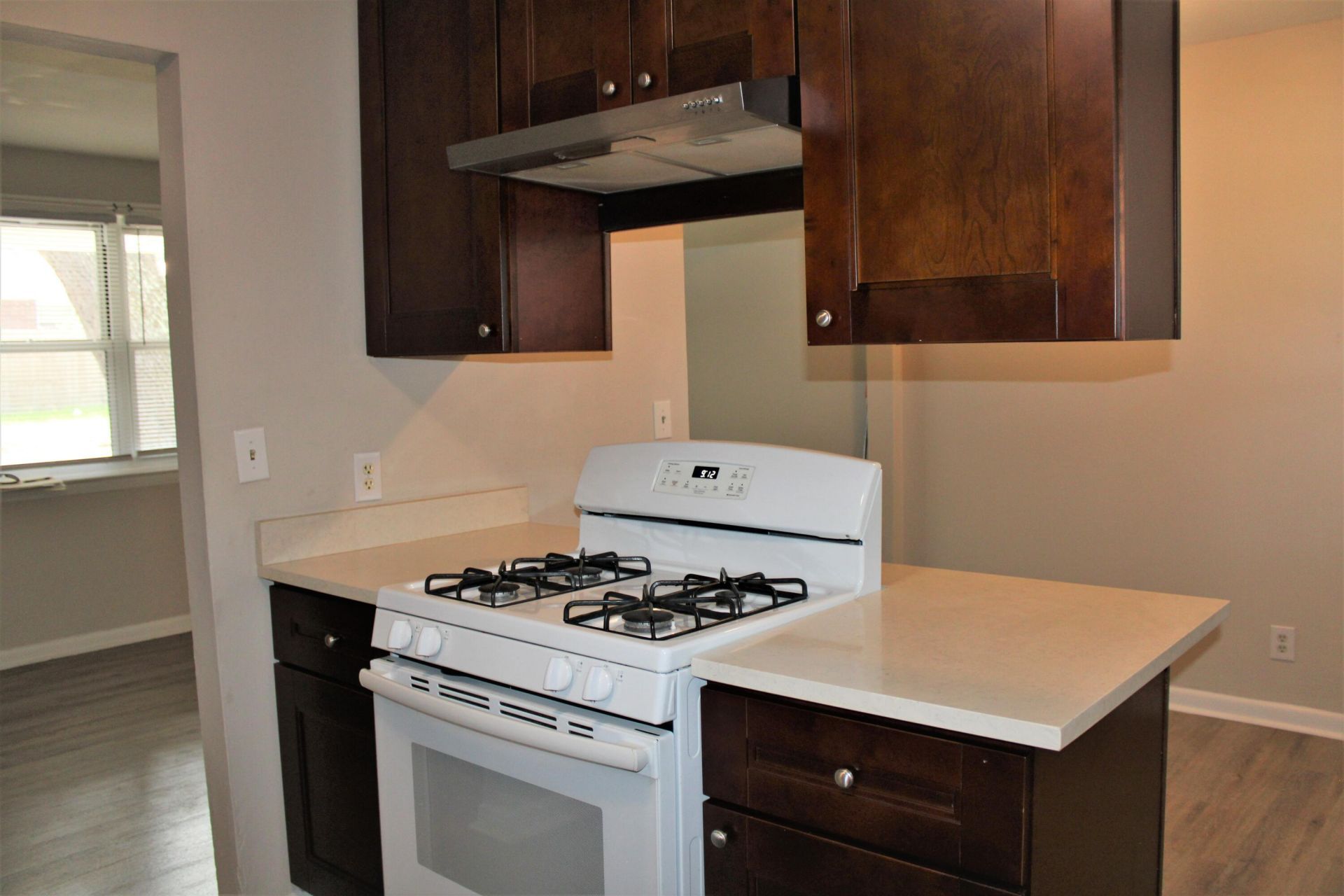 4345 Leslie Street Photo 23