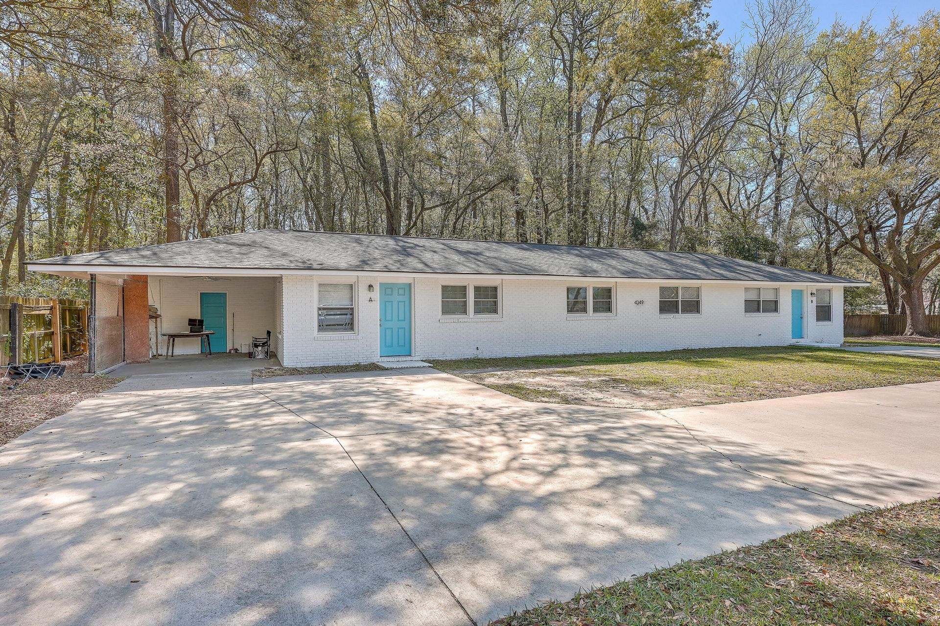 4345 Leslie Street Photo 7