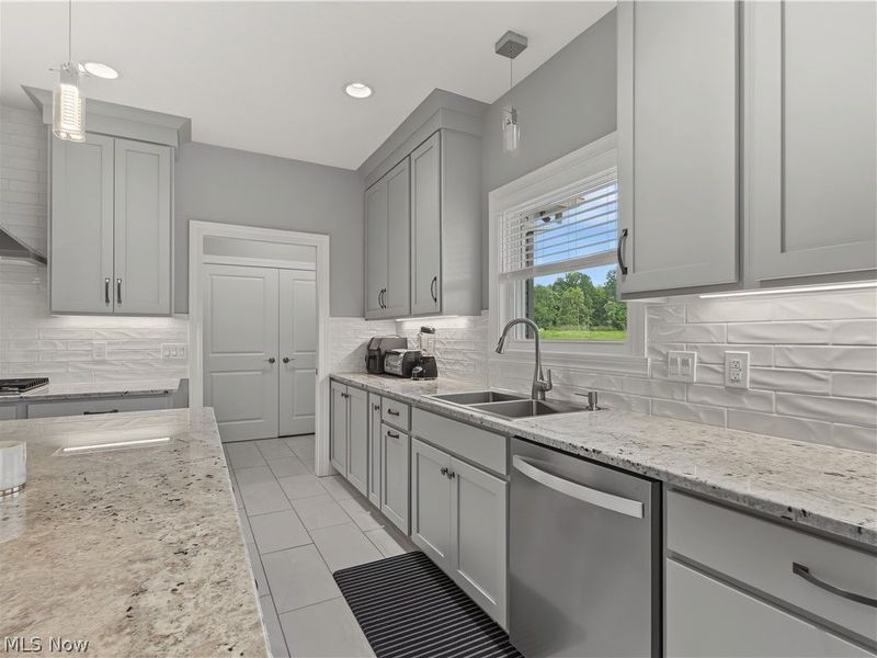 6385 Meander Glen Drive, Youngstown, OH 44515 Photo 9