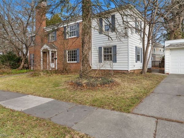 19208 Chagrin , Shaker Heights, OH 44122