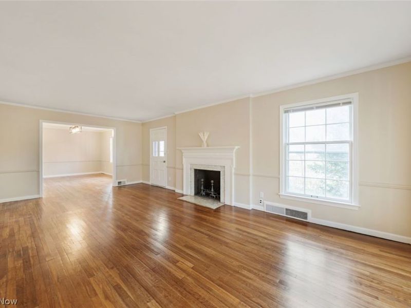 19208 Chagrin, Shaker Heights, OH 44122 Photo 2