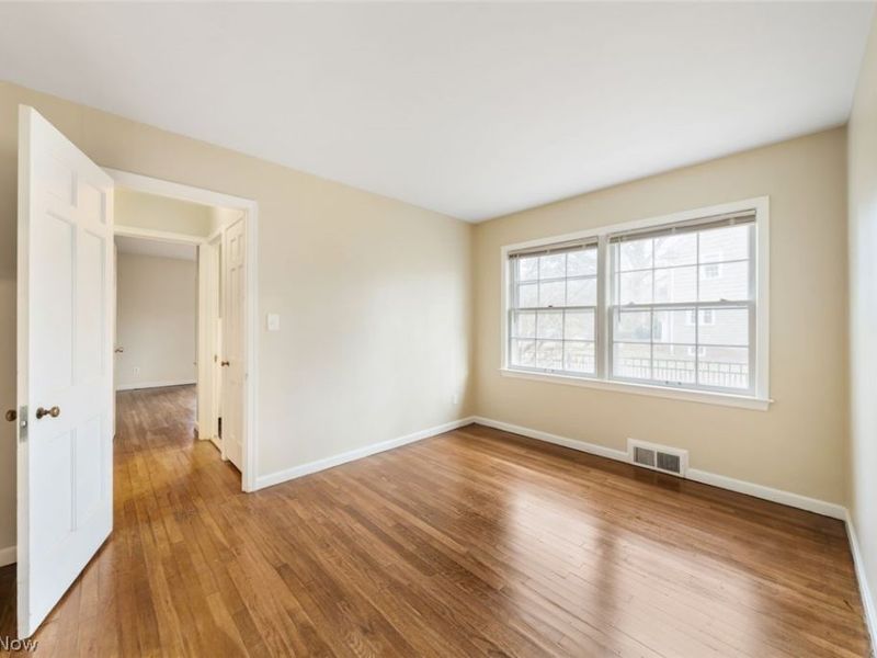 19208 Chagrin, Shaker Heights, OH 44122 Photo 5