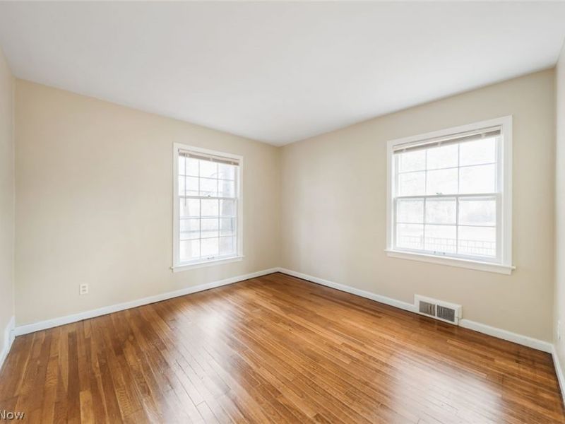 19208 Chagrin, Shaker Heights, OH 44122 Photo 6