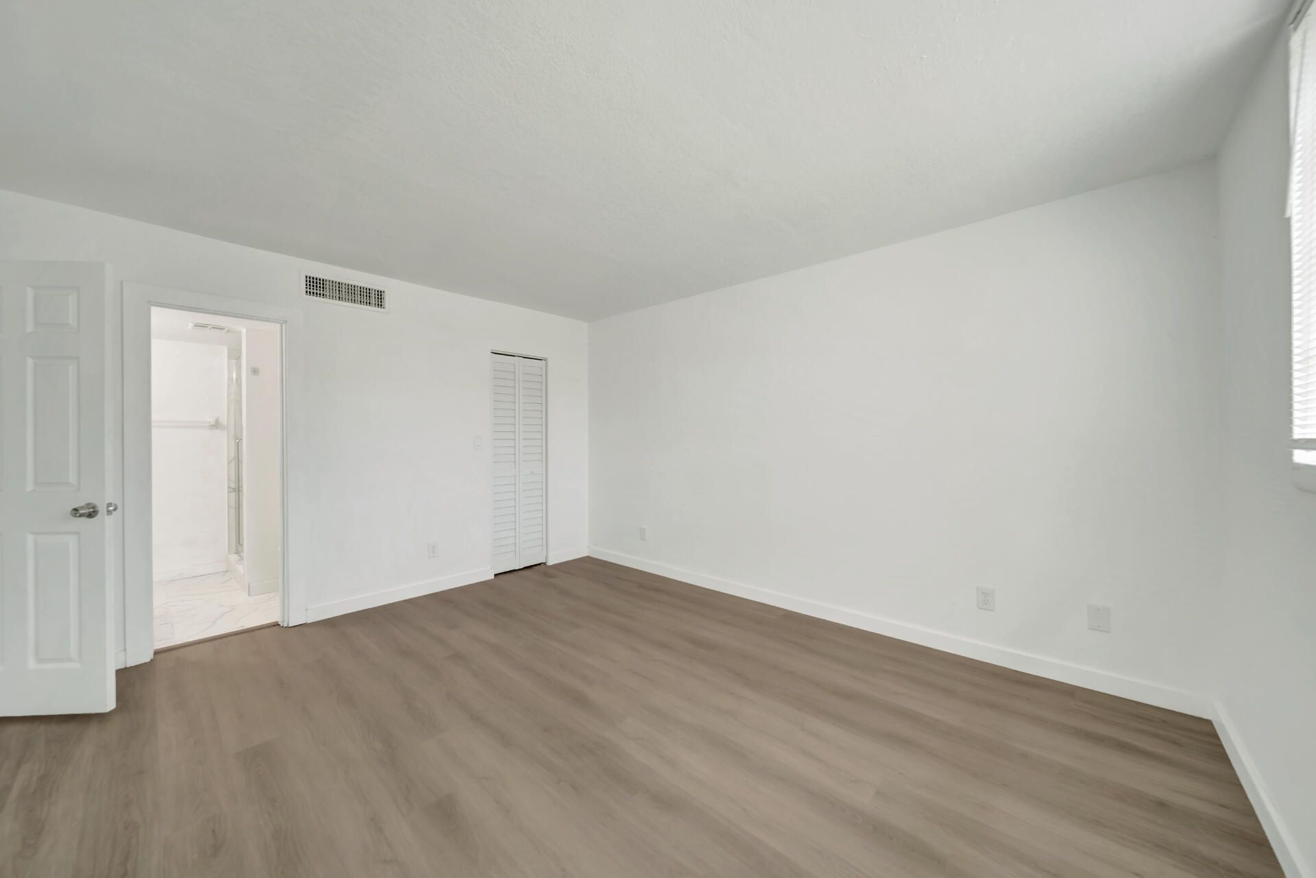6001 NW 61st Avenue, Unit 112, Tamarac, FL 33319 Photo