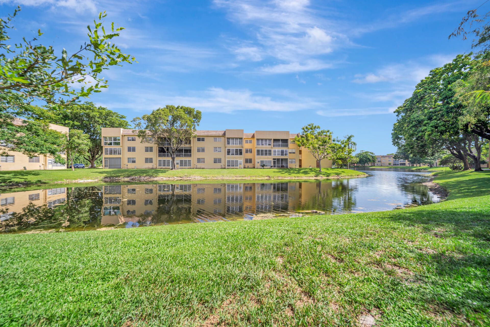6001 NW 61st Avenue, Unit 112, Tamarac, FL 33319 Photo
