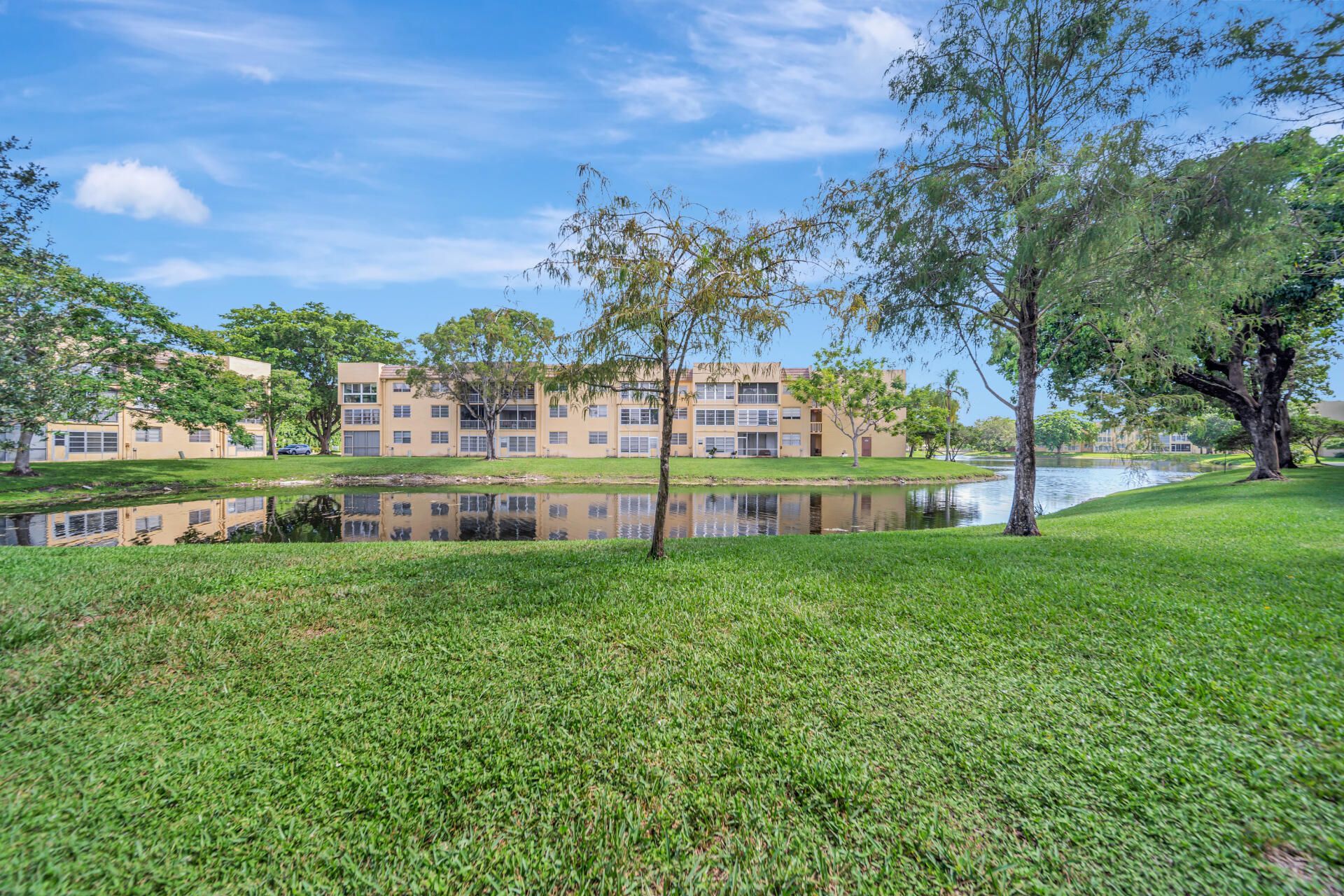 6001 NW 61st Avenue, Unit 112, Tamarac, FL 33319 Photo