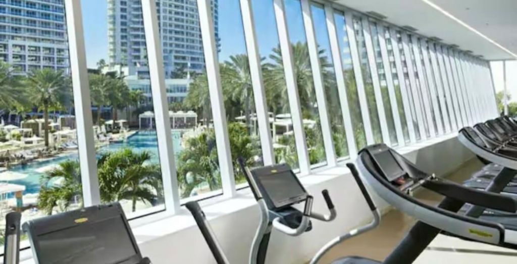 4391 Collins Avenue, Unit 1913, Miami Beach, FL 33140 Photo
