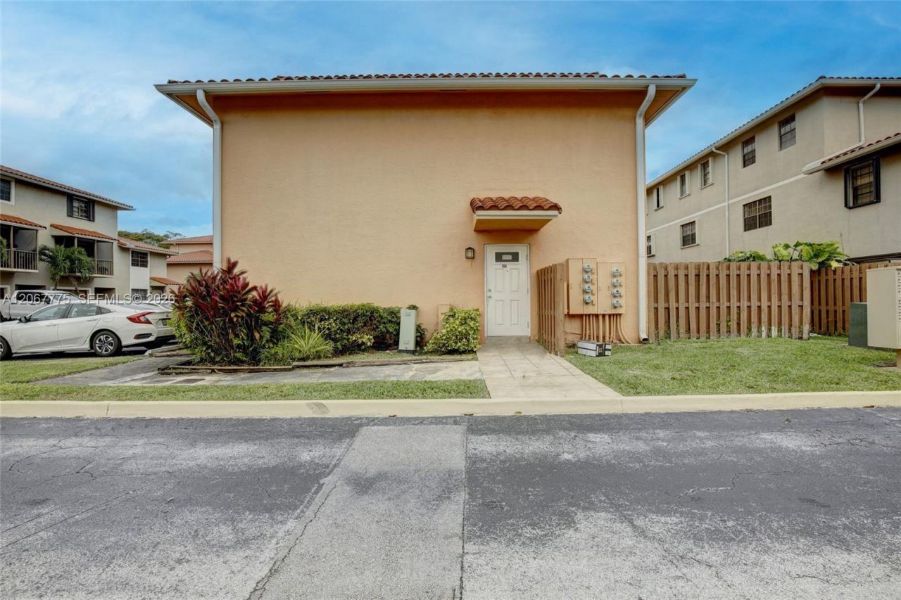9874 Hammocks Blvd , Unit 108-49, Miami, FL 33196 Photo