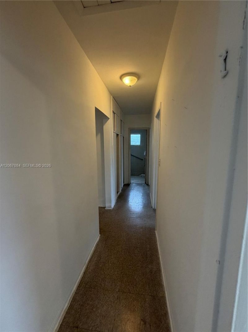 733 W 35th St, Hialeah, FL 33012 Photo