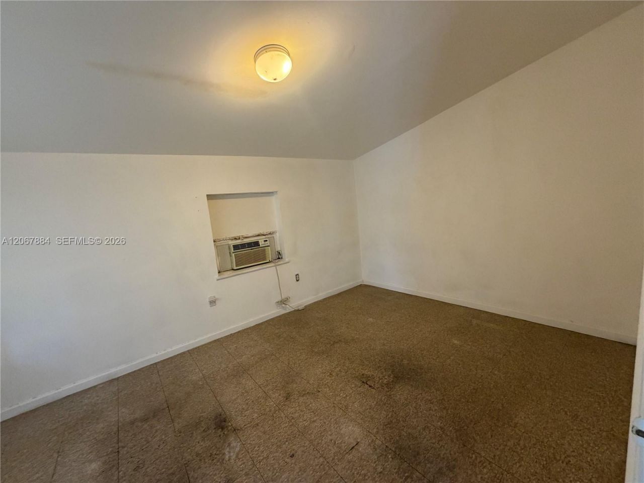 733 W 35th St, Hialeah, FL 33012 Photo