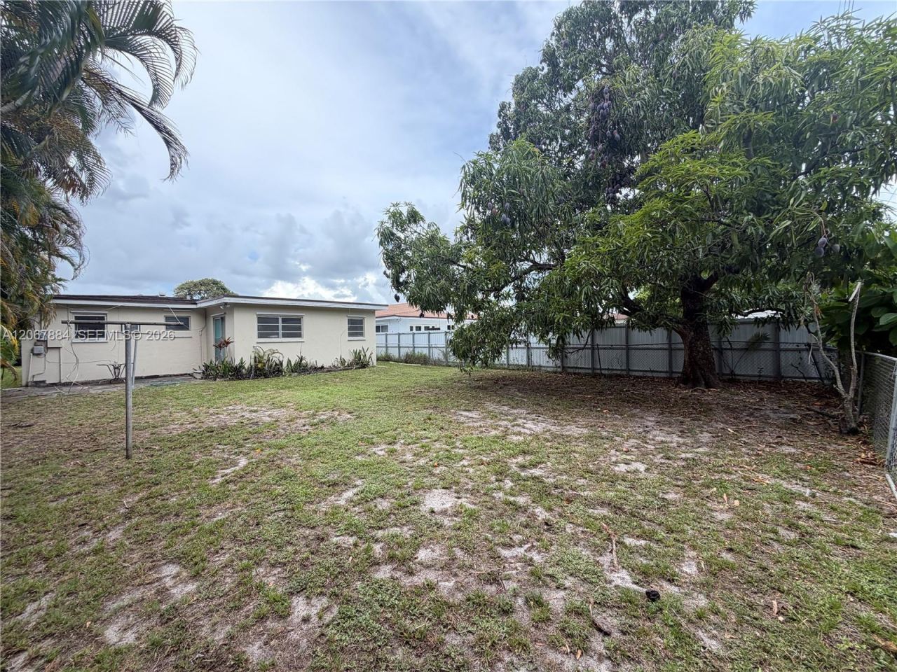 733 W 35th St, Hialeah, FL 33012 Photo