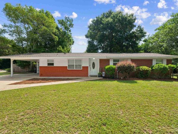 7220 Schwab Dr, Pensacola, FL 32504