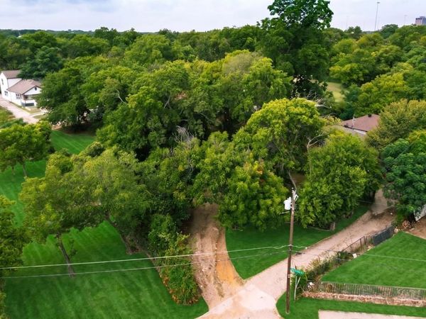 1136 Betterton Circle, Dallas, TX 75203