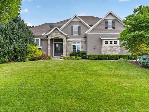 5008 W 141st Terrace, Leawood, KS 66224