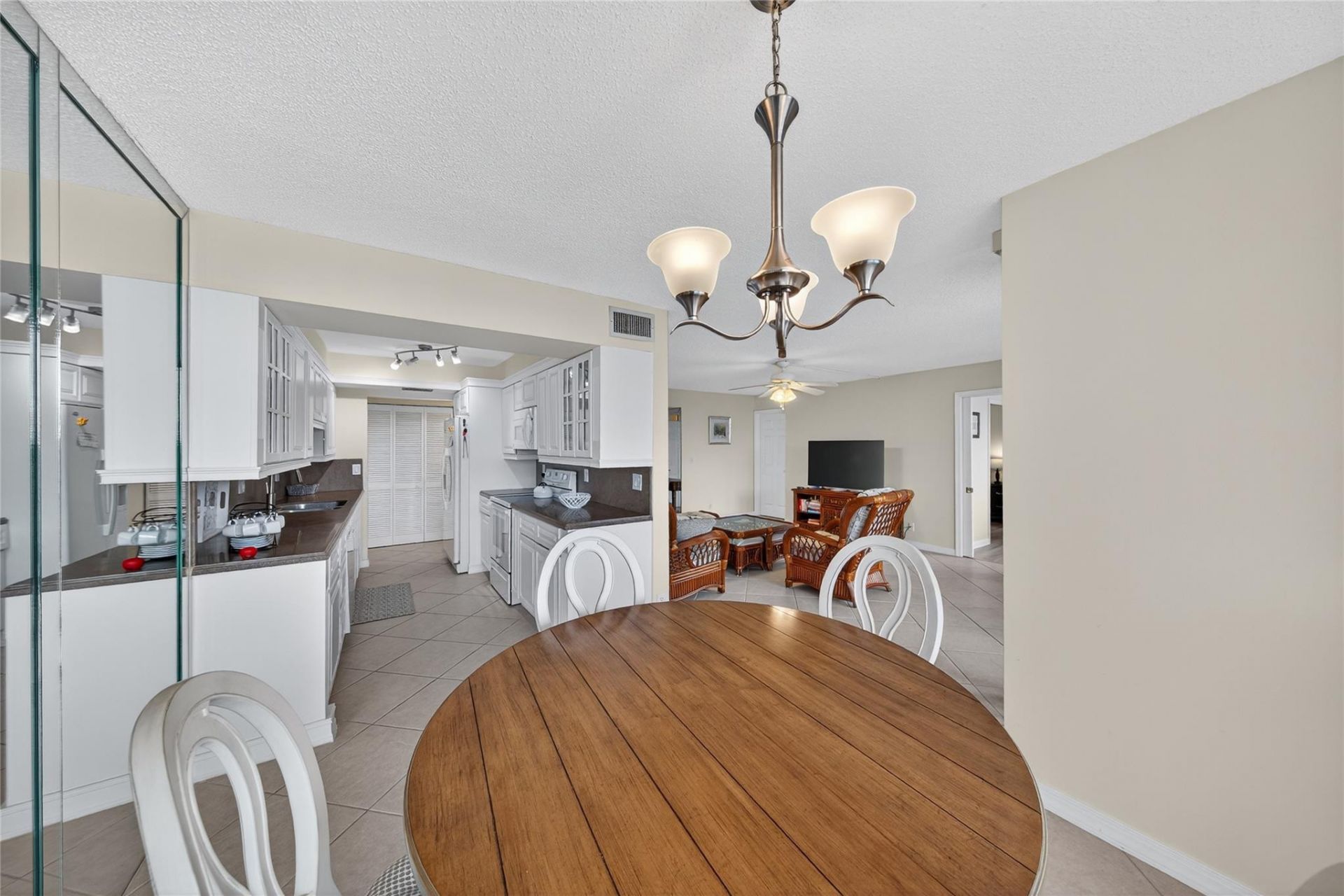 800 Jeffery Street, Unit 405, Boca Raton, FL 33487 Photo