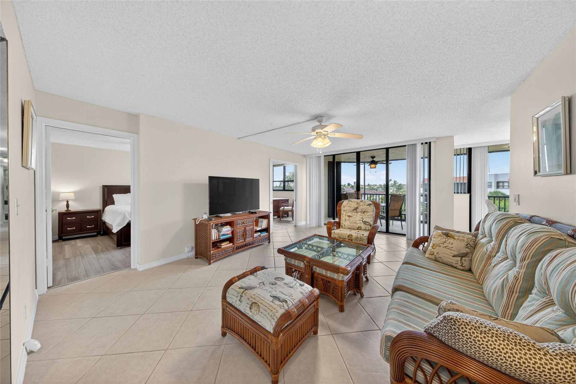 800 Jeffery Street, Unit 405, Boca Raton, FL 33487 Photo