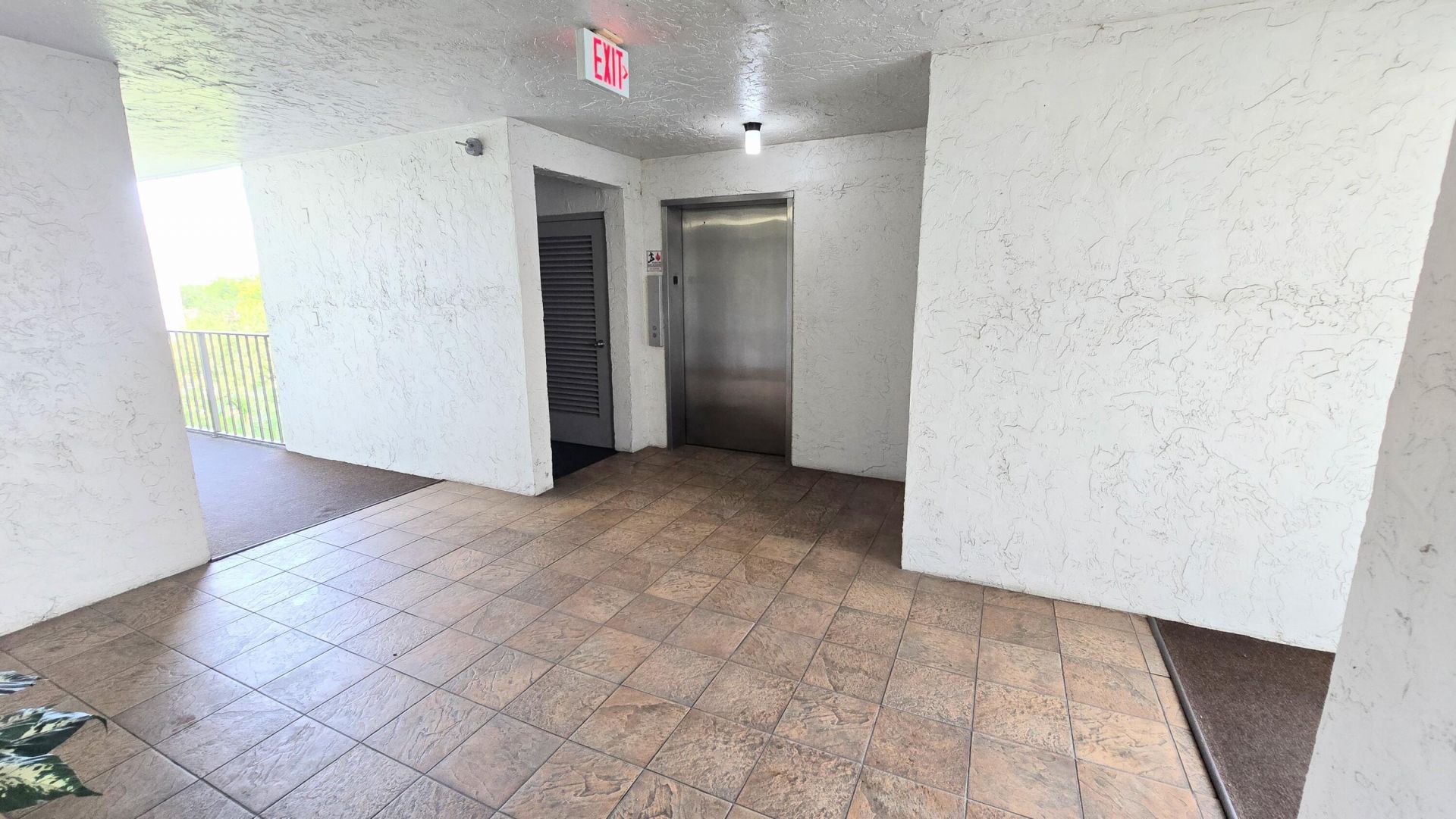 3100 W Rolling Hills Circle, Unit 609, Davie, FL 33328 Photo