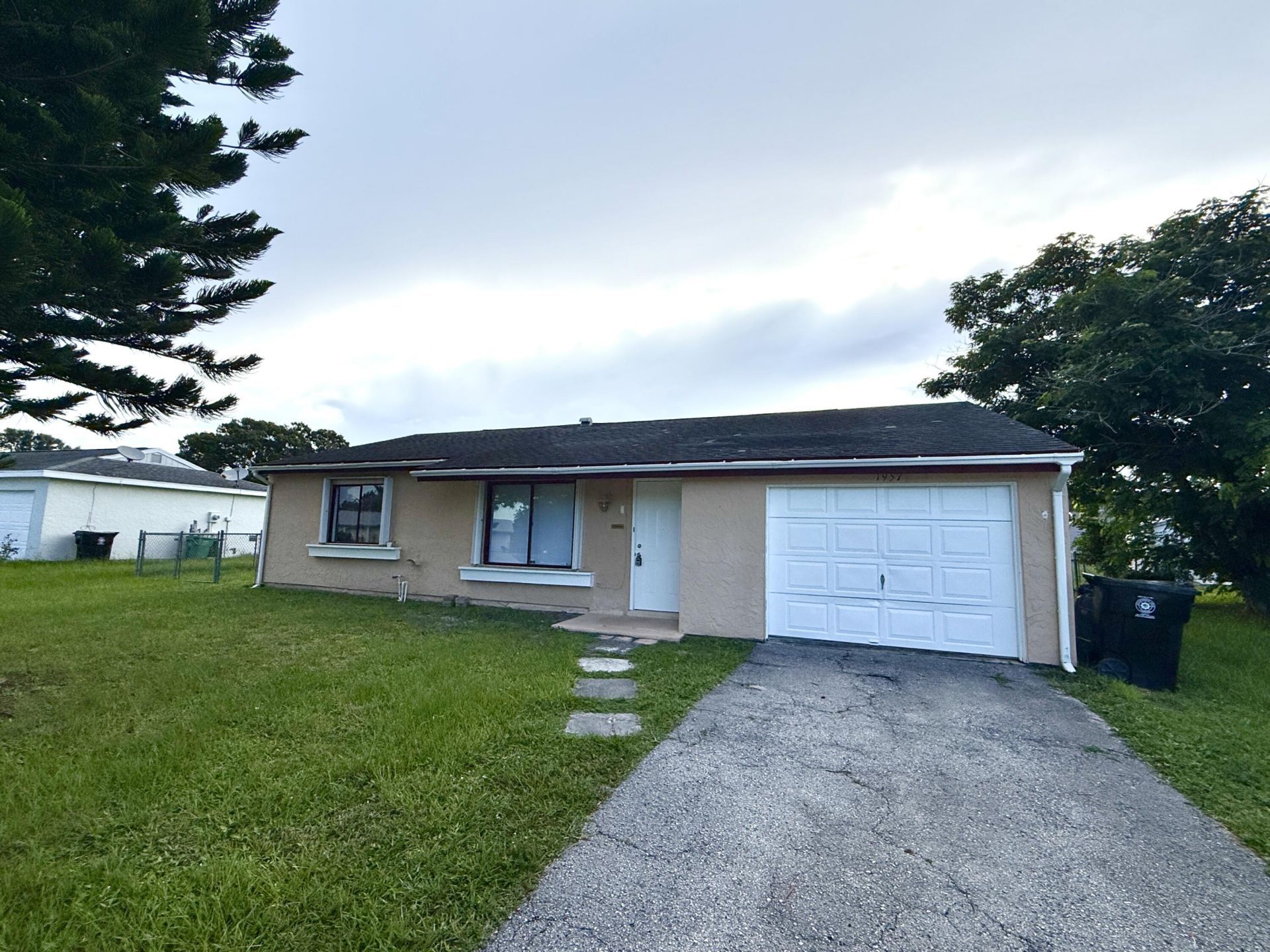 1957 SE Avanti Circle, Port Saint Lucie, FL 34952 Main Photo