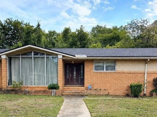 6046 KINNON Drive, Jacksonville, FL 32209