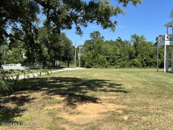 114 Cedar Avenue, Pass Christian, MS 39571