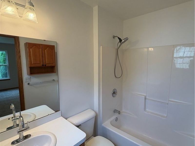5298 Queen Ann Way, Painesville, OH 44077 Photo 11