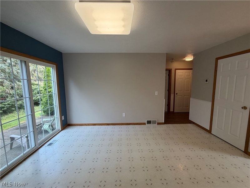 5298 Queen Ann Way, Painesville, OH 44077 Photo 9