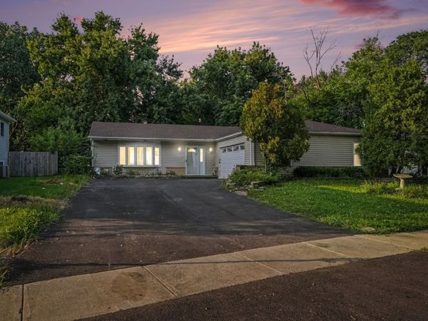 530 Forest Way , Bolingbrook, IL 60440