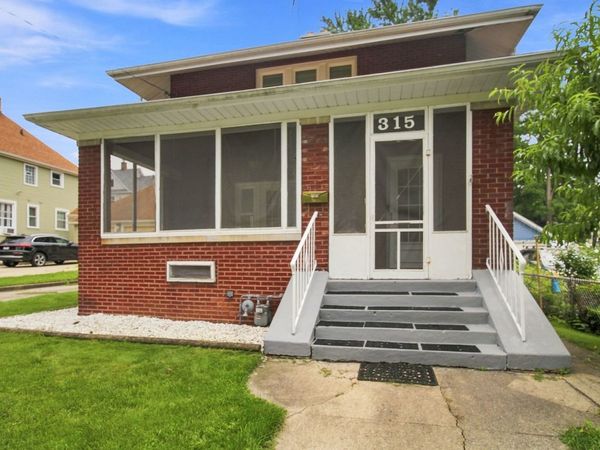 315 Center Street , Waukegan, IL 60085