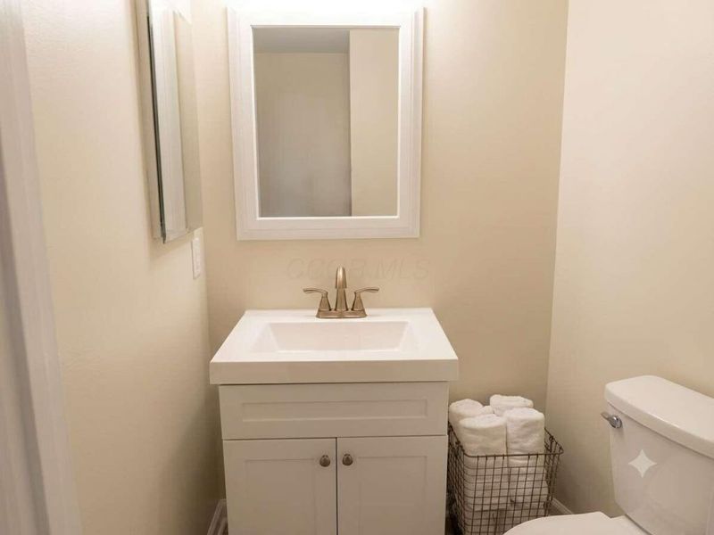 3127 Arlingtowne Lane , Unit 5, Columbus, OH 43221 Photo 7