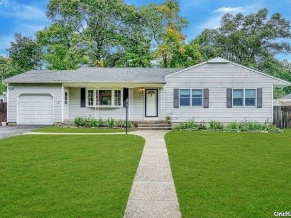 6 Willow Street , Centereach, NY 11720