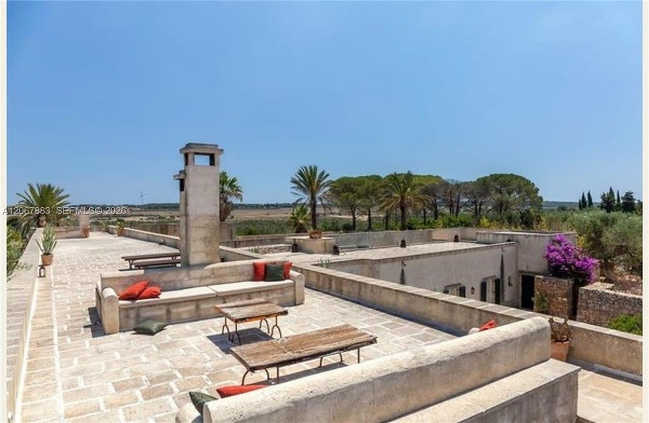1 Ruffano Italy , , FL 00000 Photo