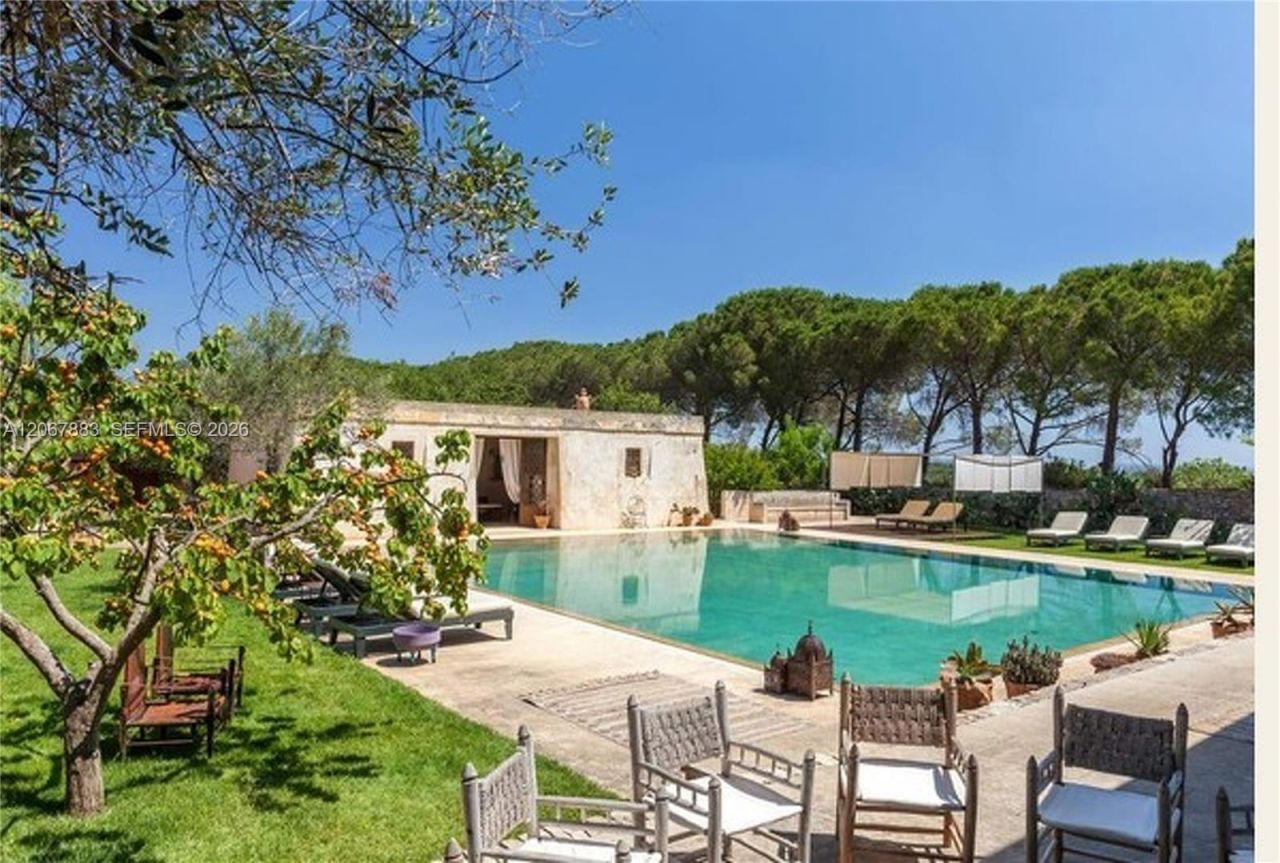 1 Ruffano Italy , , FL 00000 Photo