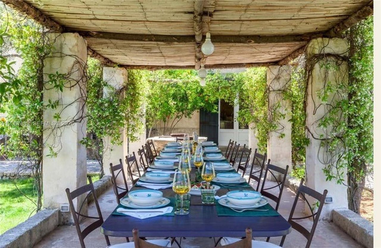 1 Ruffano Italy , , FL 00000 Photo