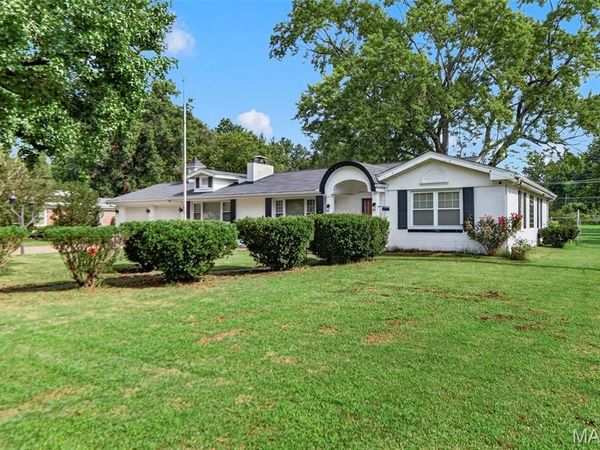 8217 Cadillac Lane, Berkeley, MO 63134