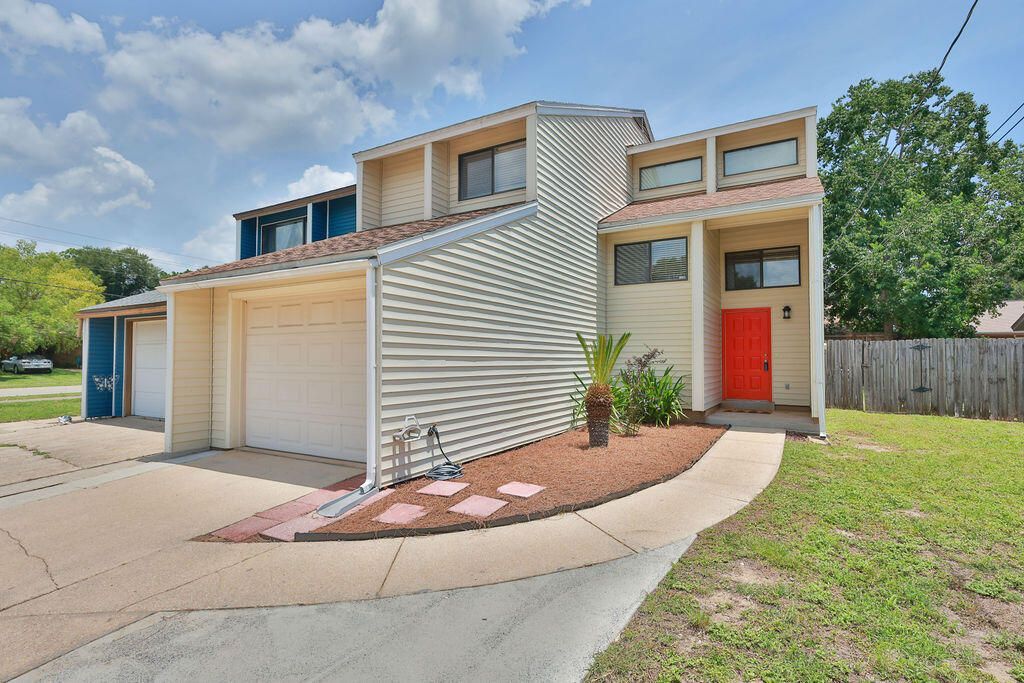 94 5th Street, Shalimar, FL 32579 Main Photo