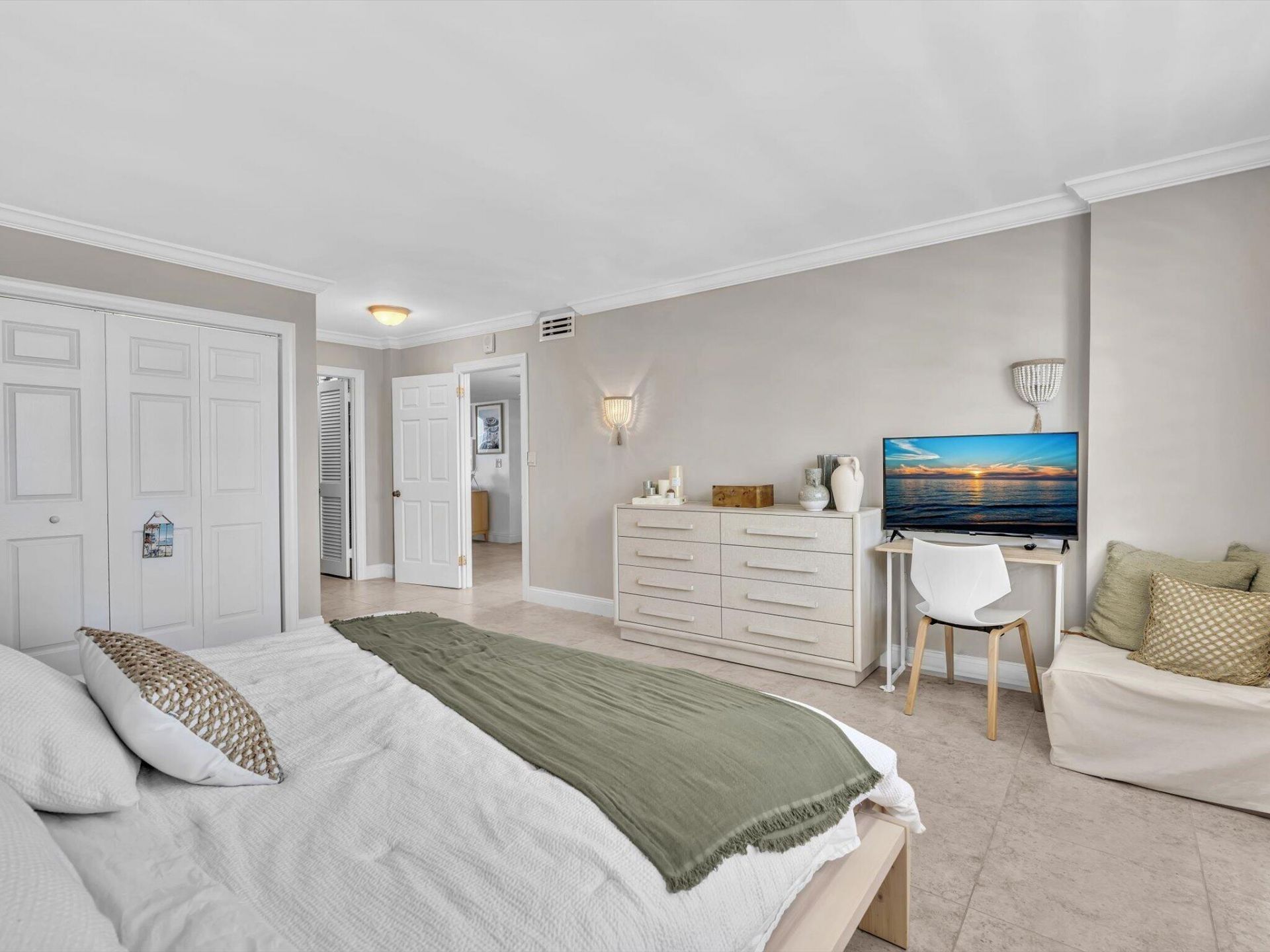 4300 N Ocean Boulevard, Unit 2D, Fort Lauderdale, FL 33308 Photo