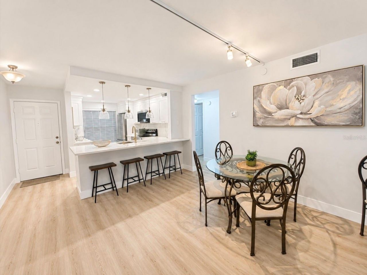 6051 Sun Boulevard, Unit 111, Saint Petersburg, FL 33701 Photo