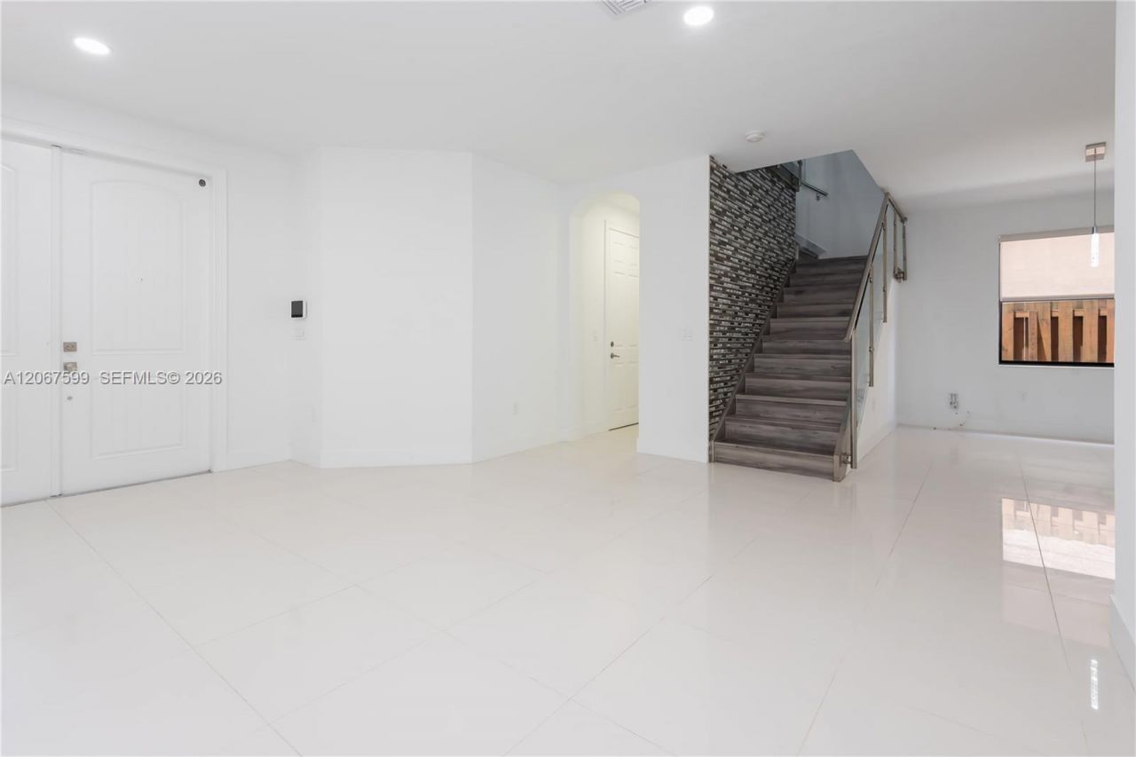 10235 NW 87th Ter, Doral, FL 33178 Photo