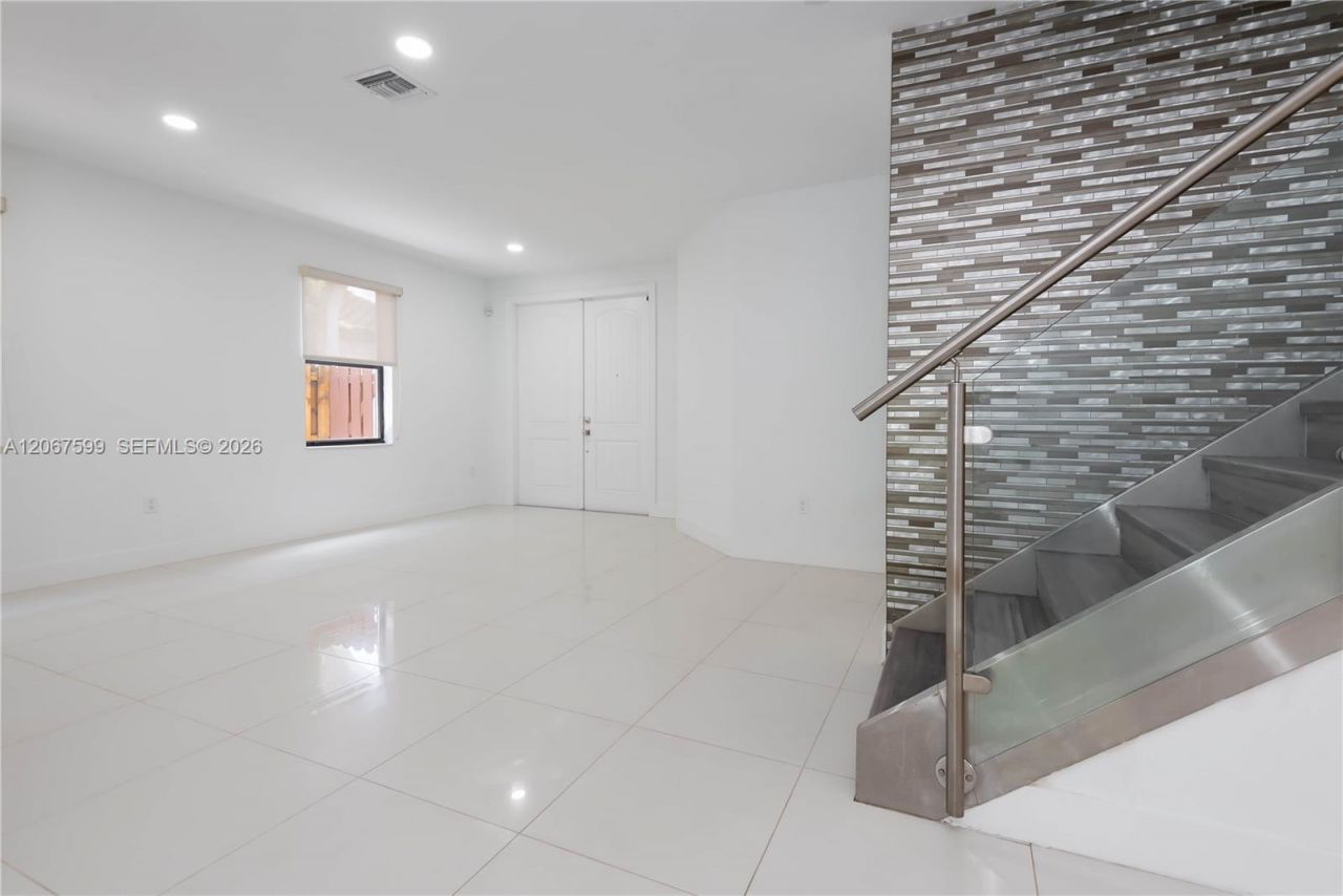 10235 NW 87th Ter, Doral, FL 33178 Photo