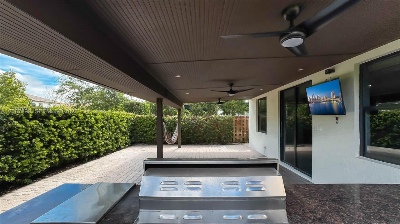 10235 NW 87th Ter, Doral, FL 33178 Photo