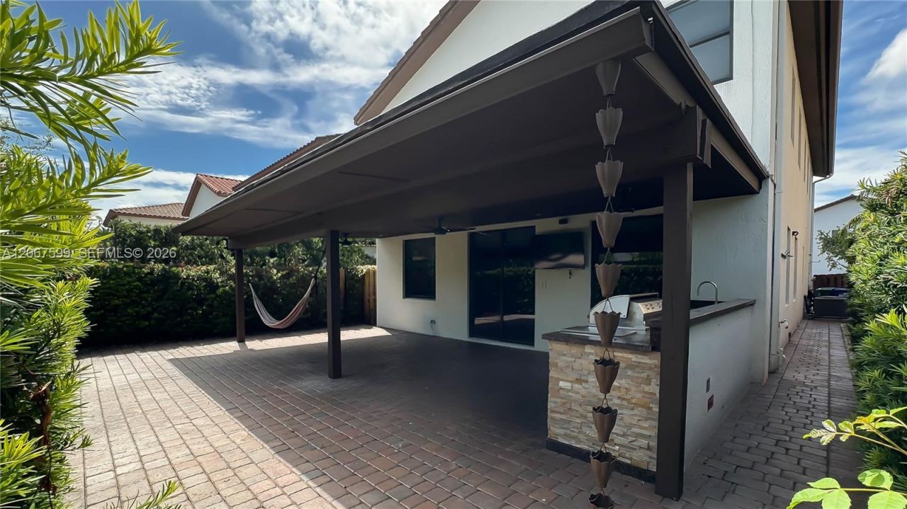 10235 NW 87th Ter, Doral, FL 33178 Photo