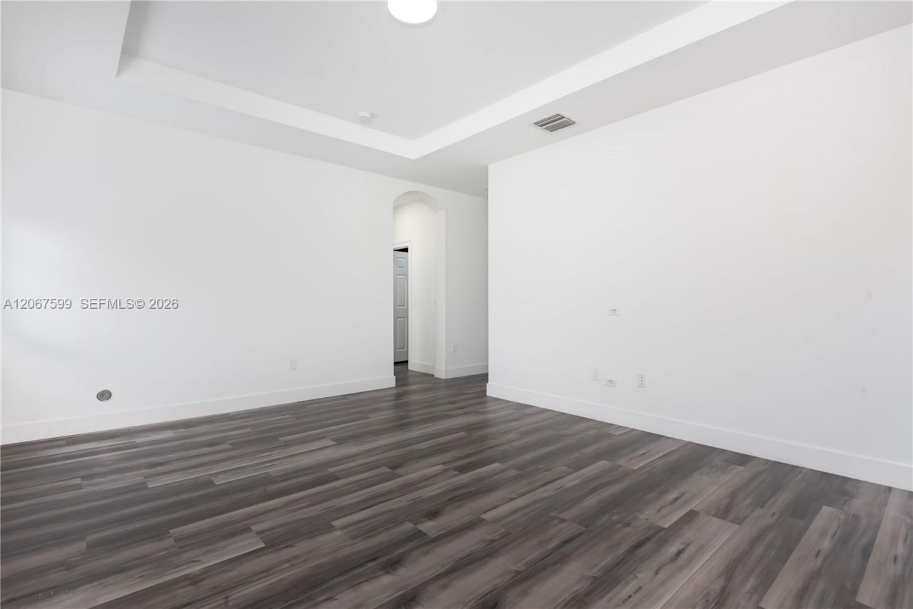 10235 NW 87th Ter, Doral, FL 33178 Photo