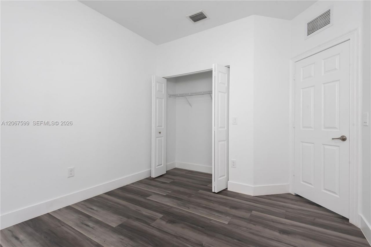 10235 NW 87th Ter, Doral, FL 33178 Photo