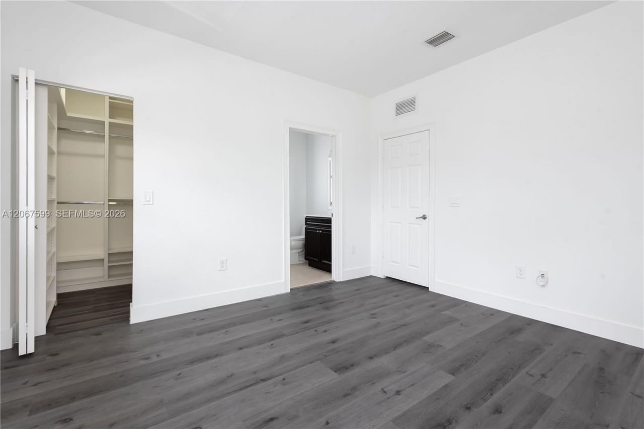 10235 NW 87th Ter, Doral, FL 33178 Photo