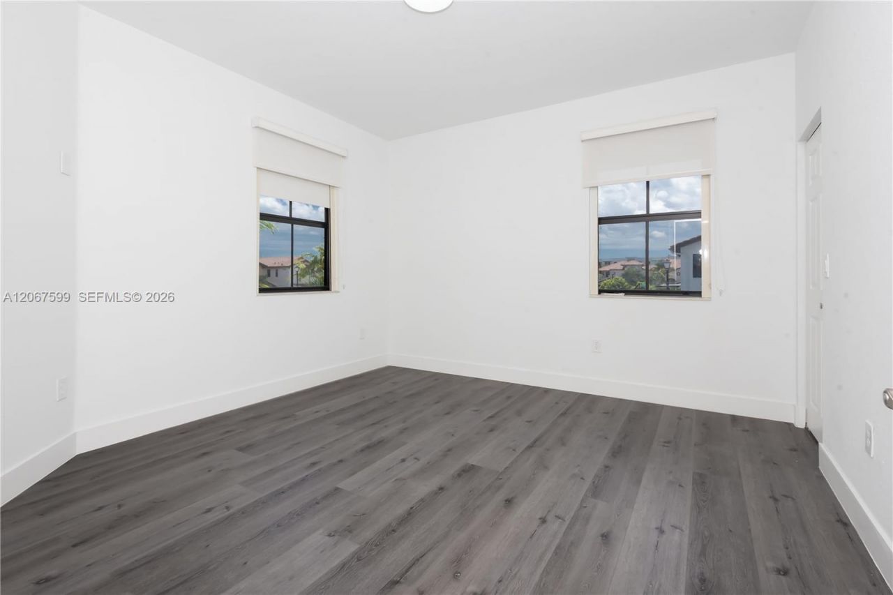 10235 NW 87th Ter, Doral, FL 33178 Photo
