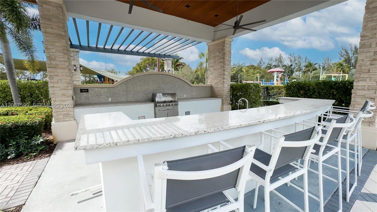 10235 NW 87th Ter, Doral, FL 33178 Photo