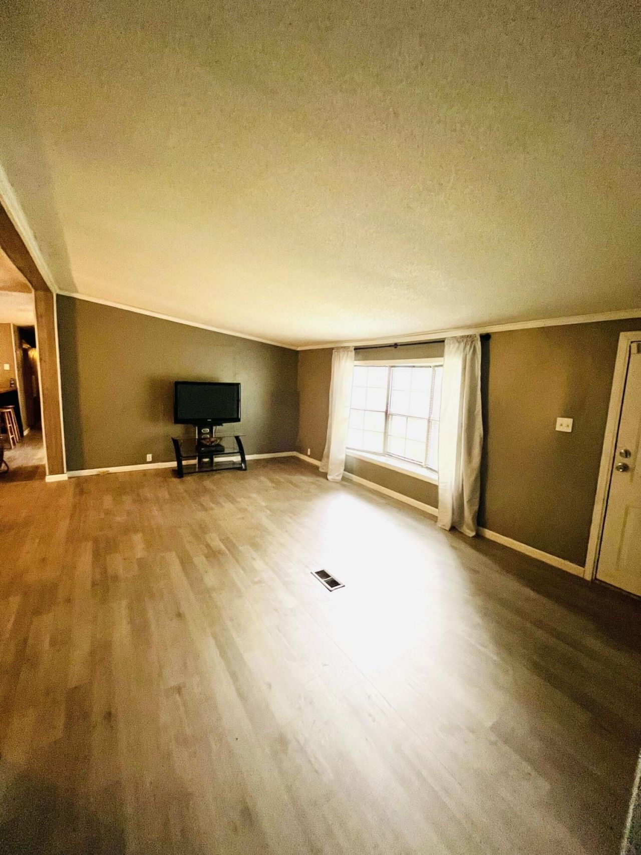 734 Henry Street Photo 7